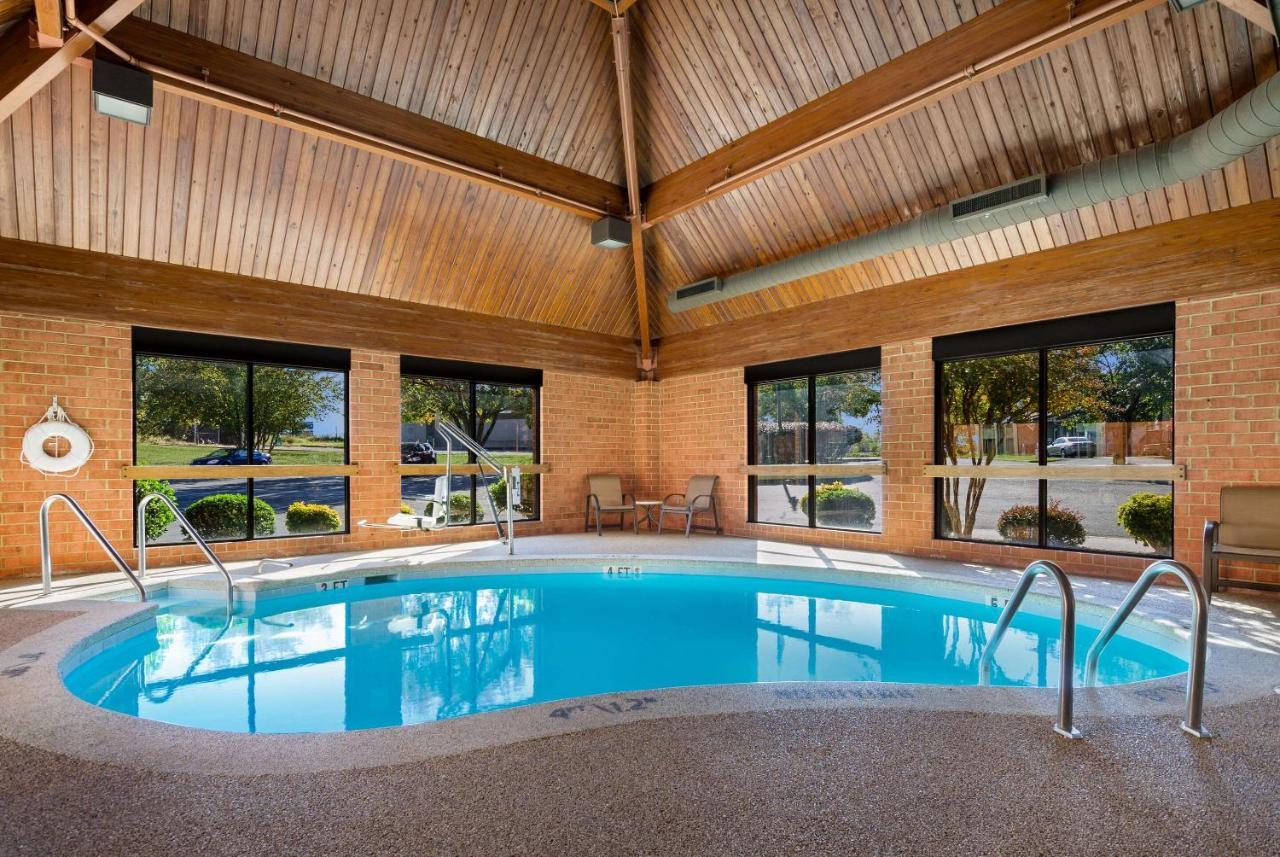 Comfort Virginia Horse Center Inn